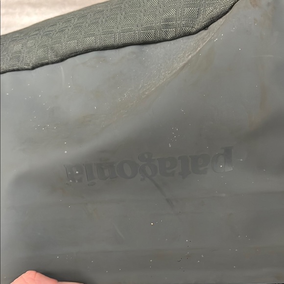 Patagonia wheeler suitcase / carry on bag - Picture 2 of 10